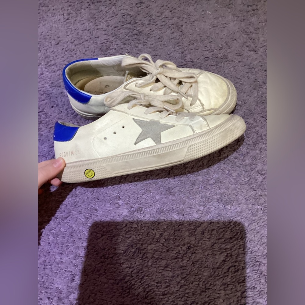 Kids golden goose sneaker size 35